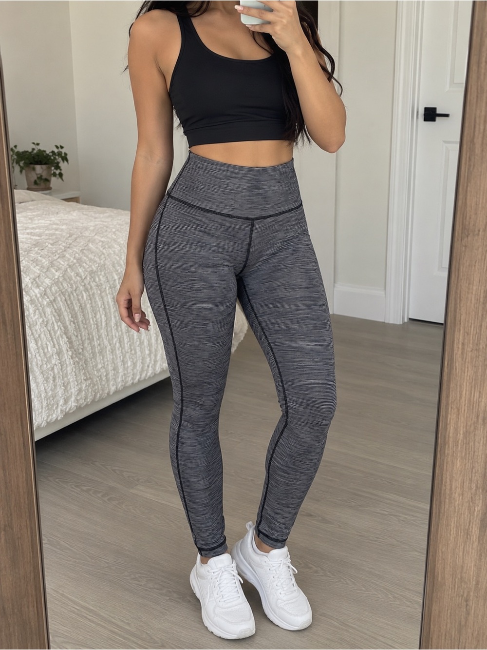 🖤 Lululemon Striped Leggings – Size 8